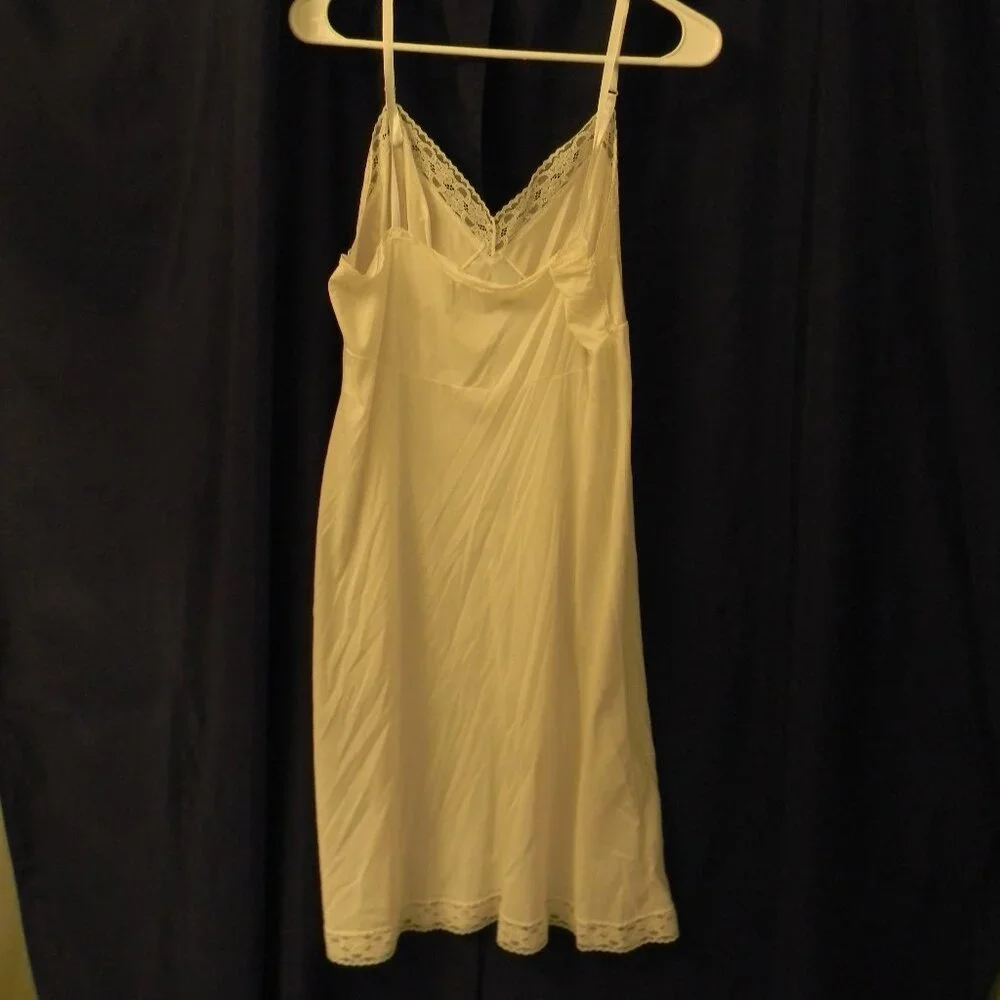 Vanity Fair Vintage Slip Made in USA White Lace Adjustable Straps